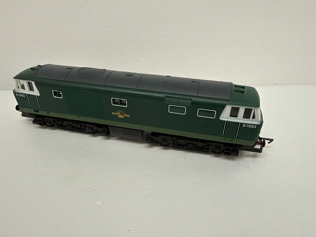 Hornby OO Gauge Rail Road BR GREEN HYMEK CLASS 35 DIESEL LOCOMOTIVE D7063 - SECOND HAND