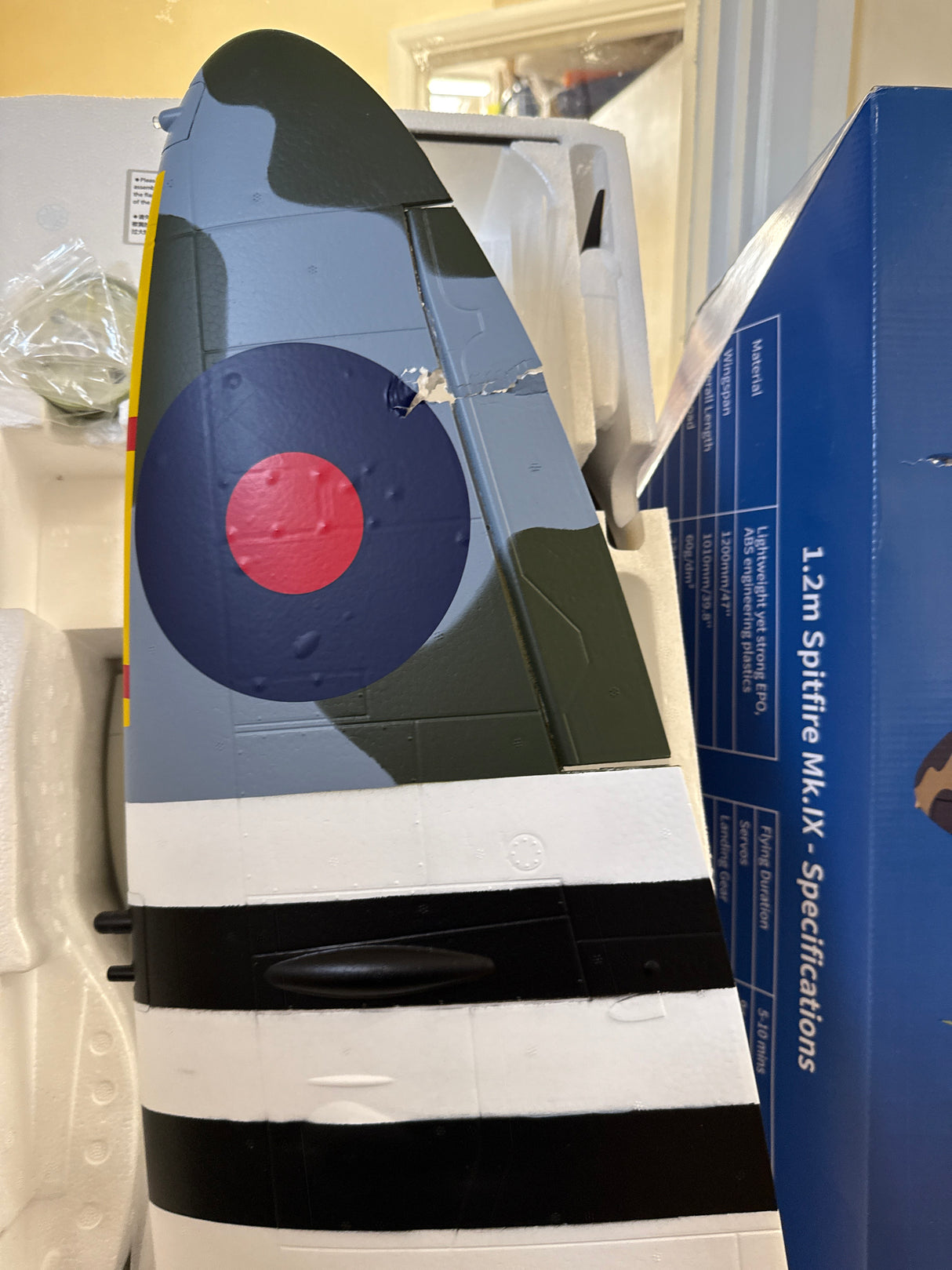 XFLY SUPERMARINE SPITFIRE MKIX GREEN 1200MM WITHOUT TX/RX/BATT - Damage to WING & Outer Box