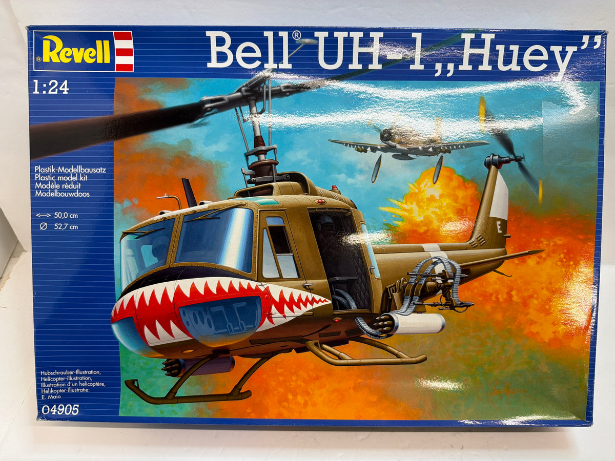 Revell Plastic helicopter kit Bell UH-1 Huey 1:24 04905 Opened but complete
