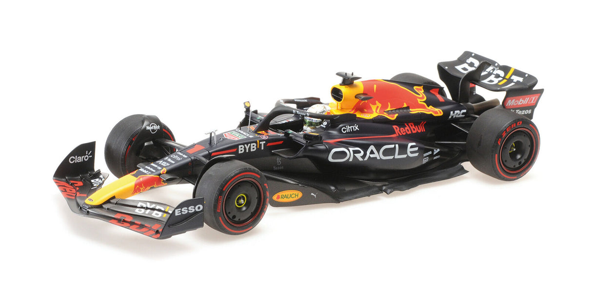Minichamps Die Cast Collectables - 1:18 Oracle Red Bull Racing RB18 - Max Verstappen - 1st Hungarian GP 2022