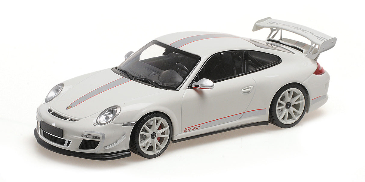 Minichamps Die Cast Collectables - 1:18 2011 Porsche 911 GT3 RS 4.0 - White
