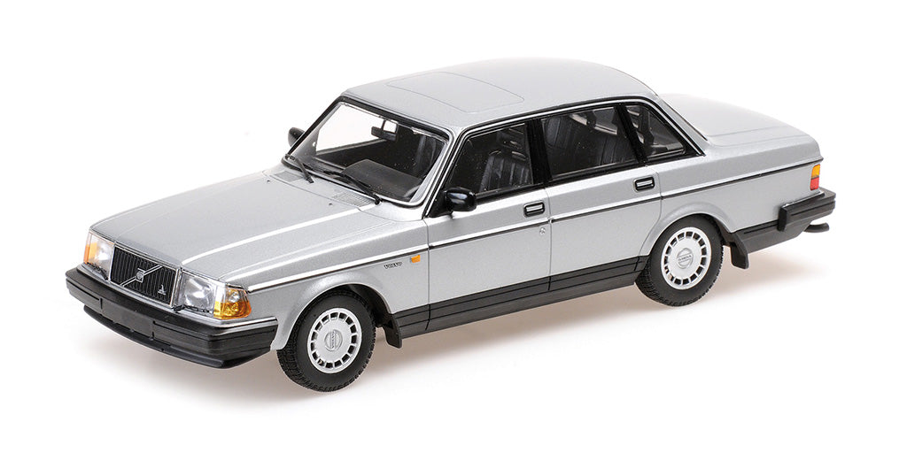 Minichamps Die Cast Collectables - 1:18 1986 Volvo 240 GL - Silver