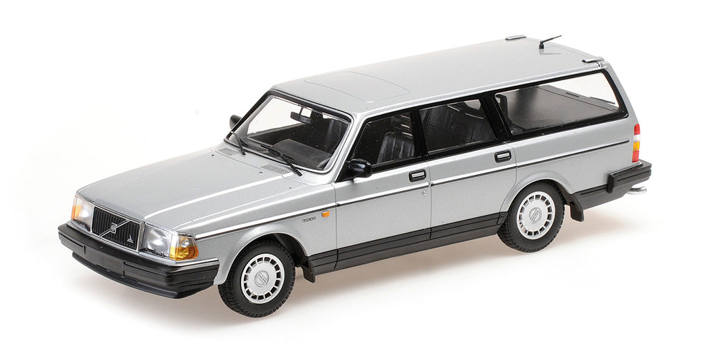 Minichamps Die Cast Collectables - 1:18 1986 Volvo 240 GL Break - Silver