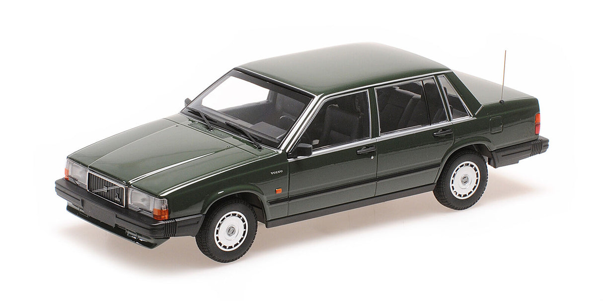 Minichamps Die Cast Collectables - 1:18 1986 Volvo 740 GL - Dark Green