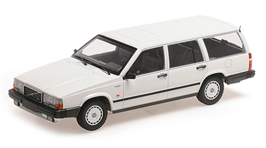 Minichamps Die Cast Collectables - 1:18 1986 Volvo 740 GL Break - White