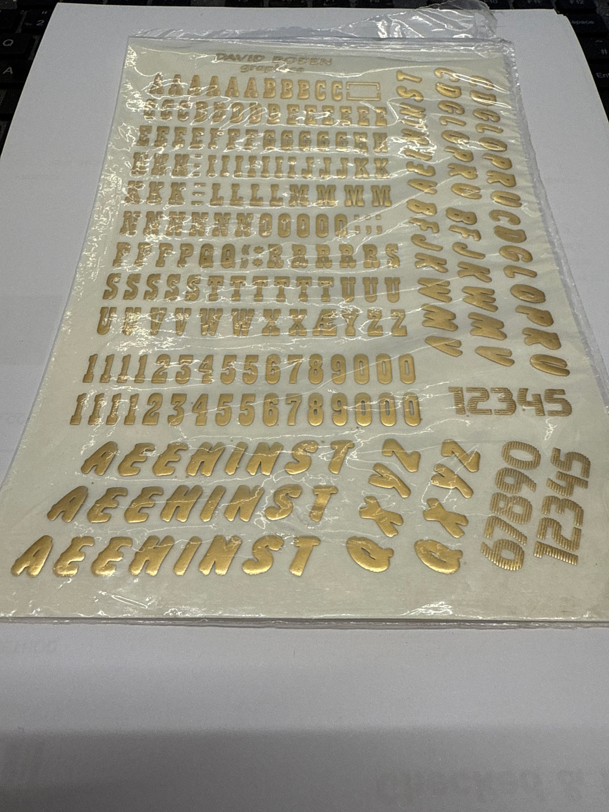 D.Boden Alphabet and numbers - Gold - 10mm