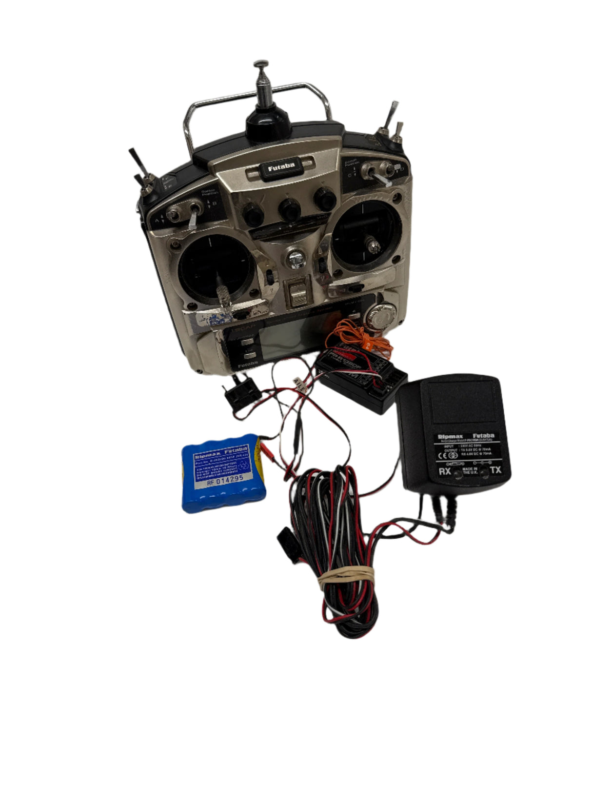 Futaba 35mhz T9CAP Super Transmitter with R14938DF D/CReceiver - SECOND HAND