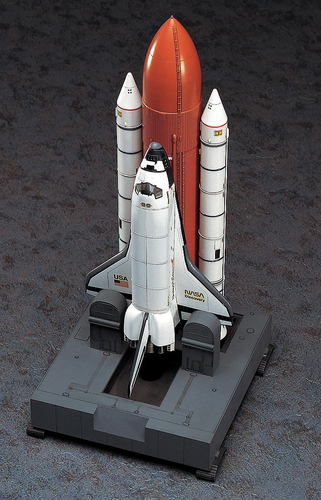 Hasegawa 1:200 Space Shuttle Orbiter with Boosters Kit 10729