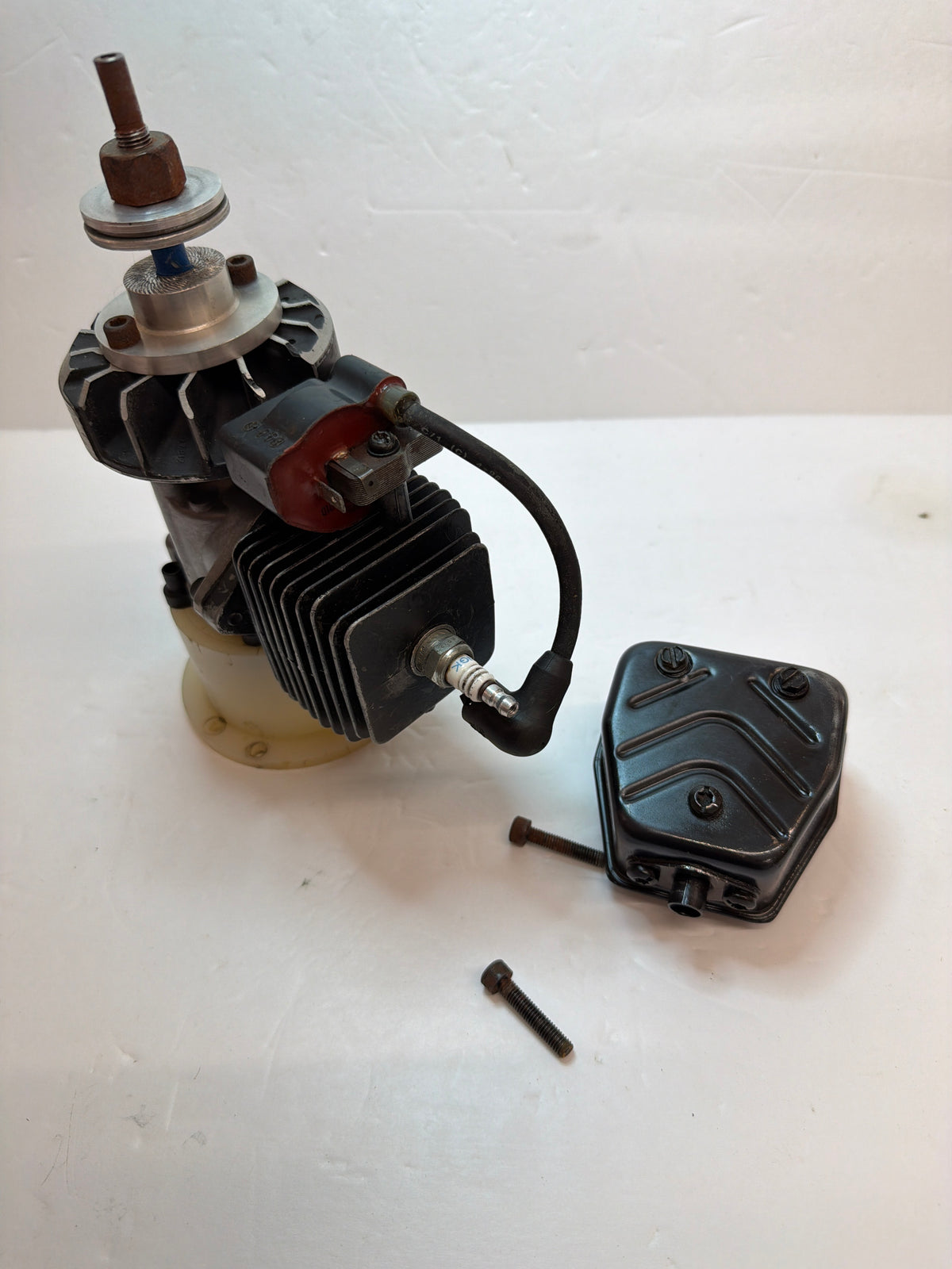 40cc approx unbranded Petrol Petrol Engine Gagsoline Slingle Cylinder rear Exhaust 2-Stroke Petrol Engine Second Hand (Box 155)