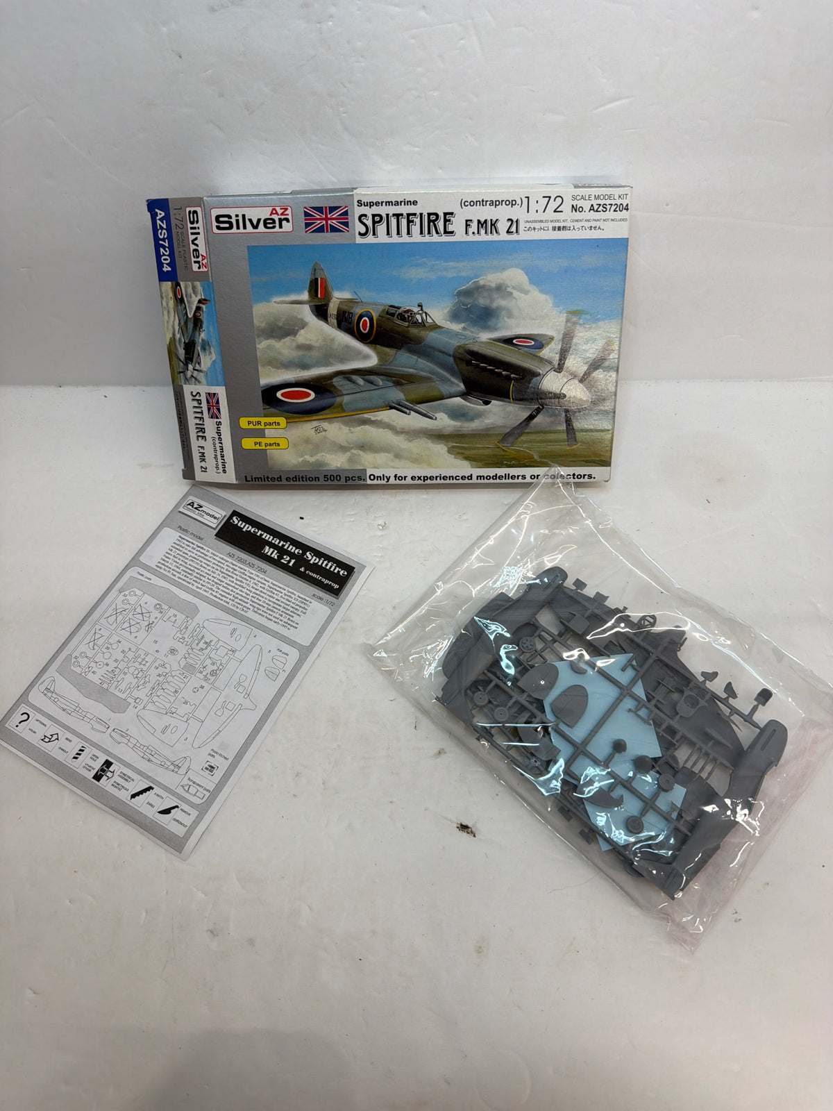 AZ Silver Supermarine Spitfire F.Mk.21 (Contraprop) 1/72 AZS7204 Vintage Plastic Aircraft Kits