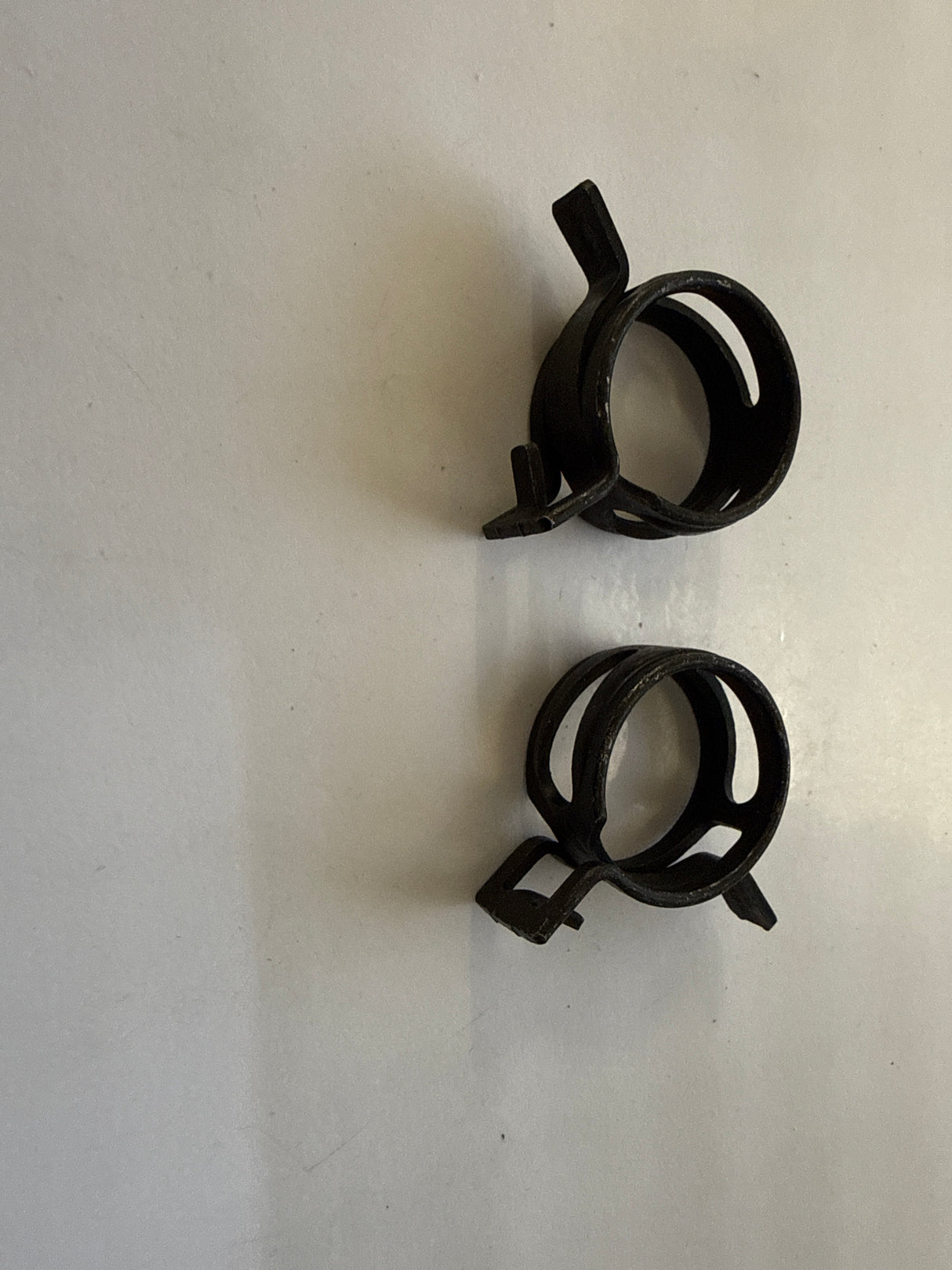Pipe Clips - Pair - 25mm (Box 35)