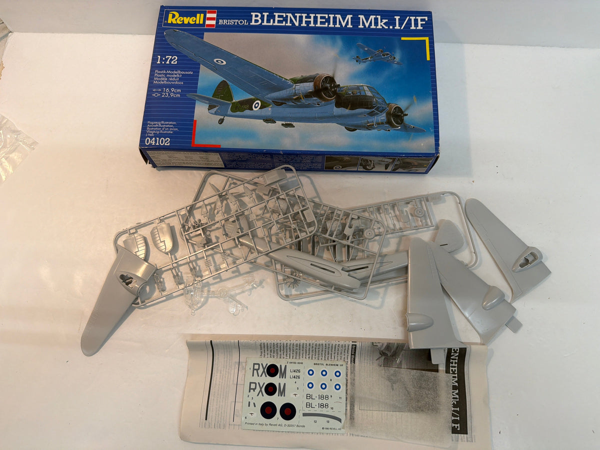Revell Plastic aircraft kit Bristol Blenheim MK.I/IF 1:72 04102 Opened but complete