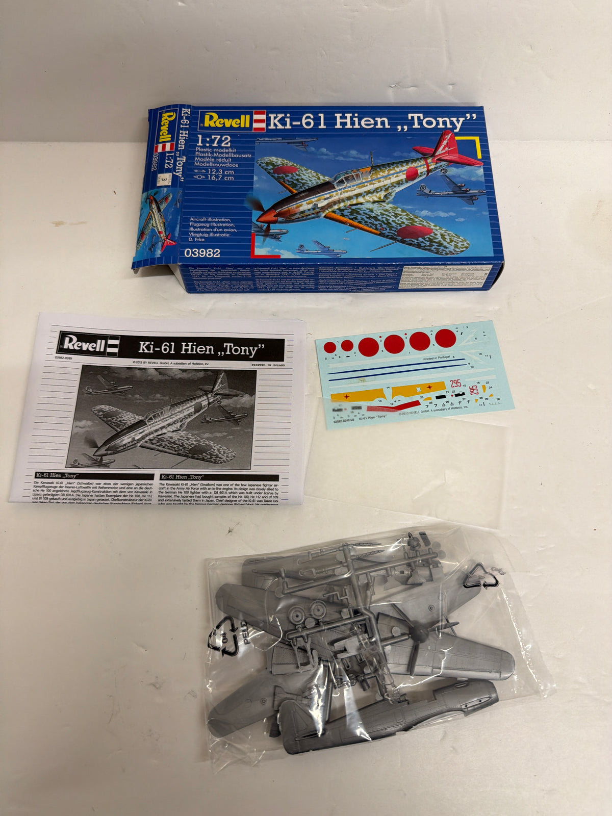 Revell Plastic Model Kit Kawasaki Ki-61 Hien Tony 1:72