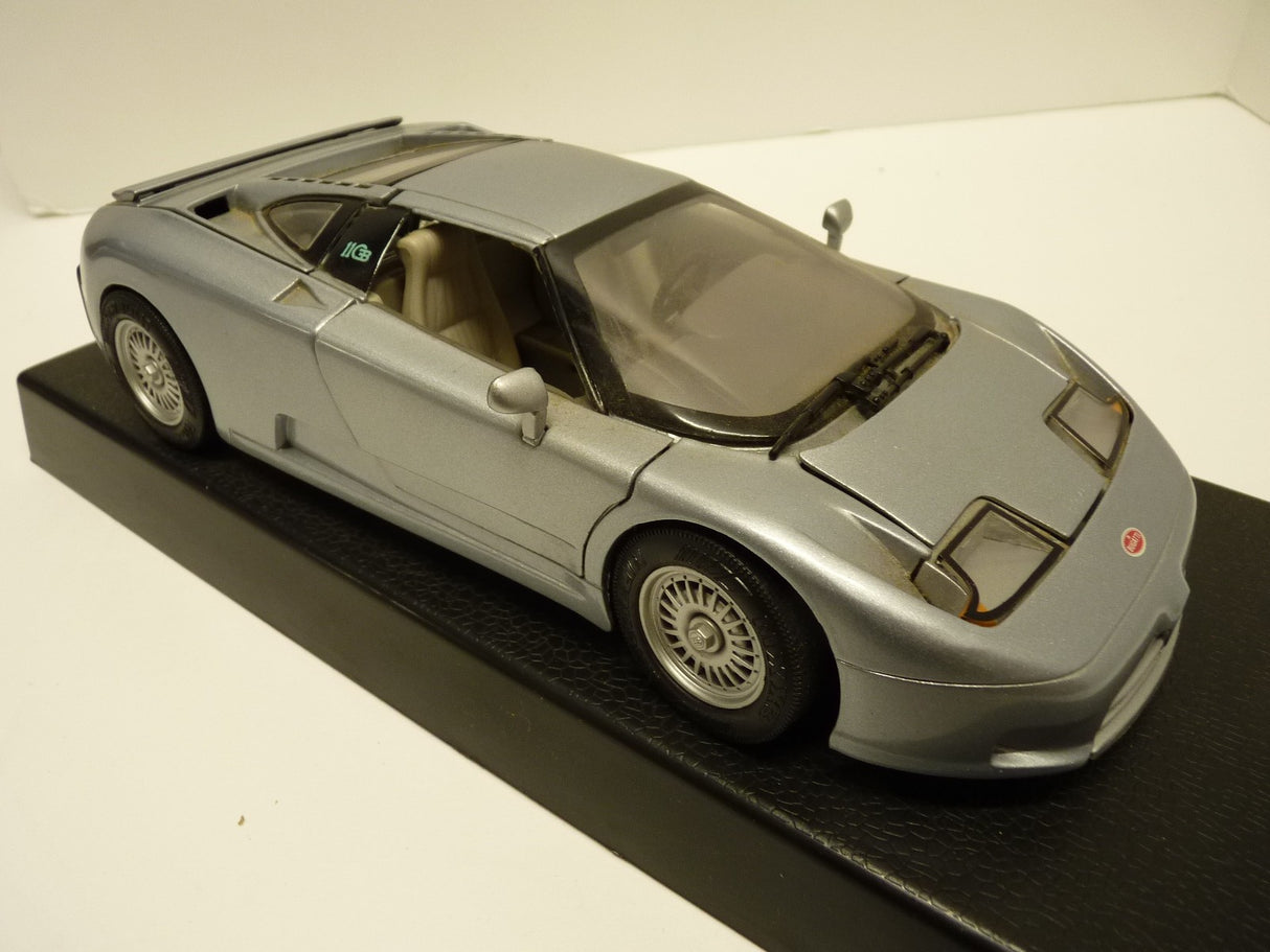 Die Cast Model 1/18 scale Anson Bugatti EB 110 Silver 30303-W Second Hand