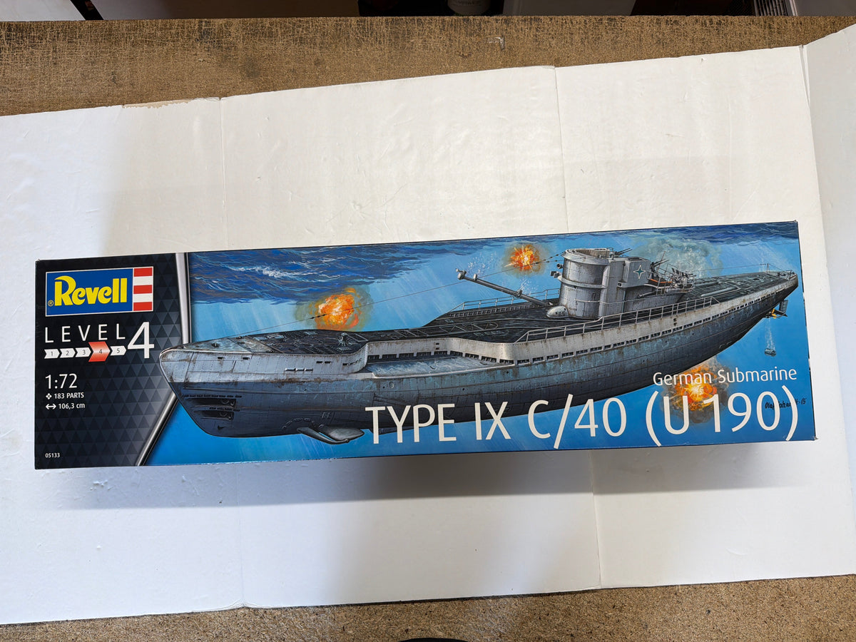 Revell German submarine type IX C/40 (U190) Plastic Model Kit
