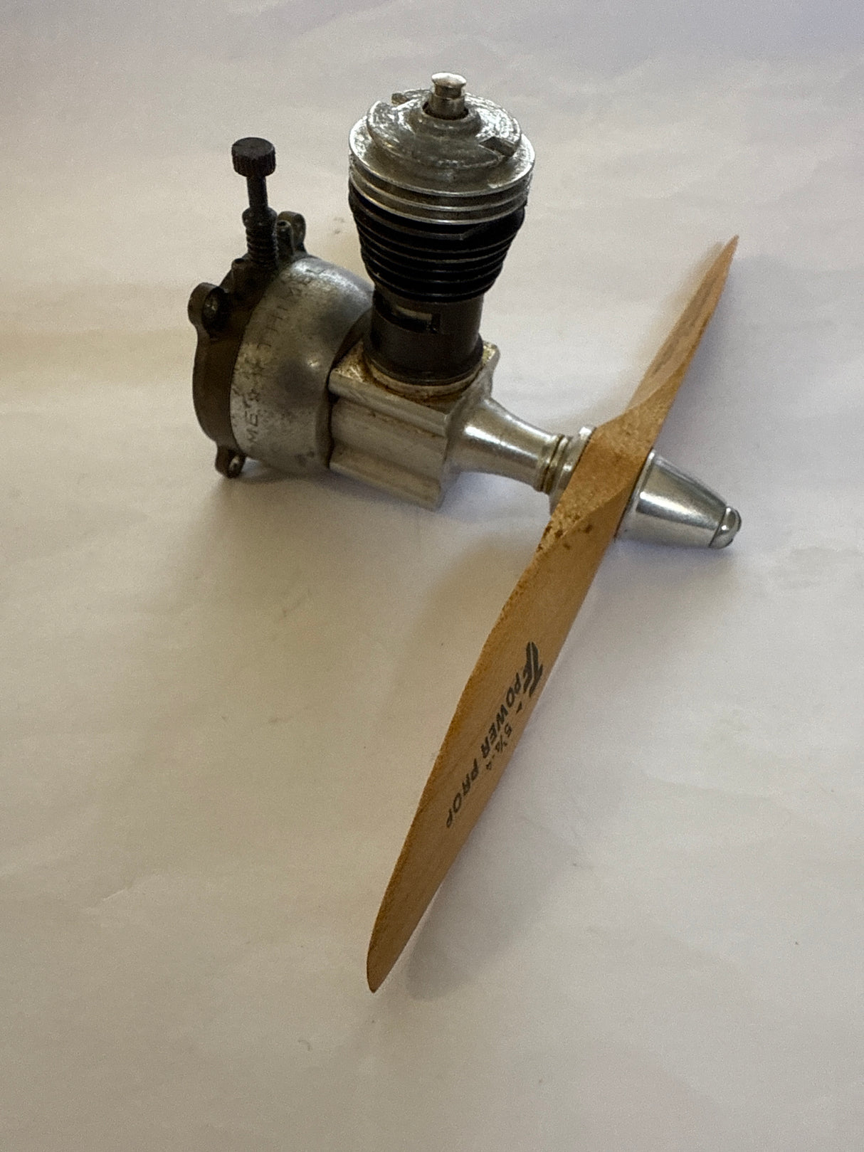 Cox Baby Bee Engine with wooden Prop - SECOND HAND (Box 63)