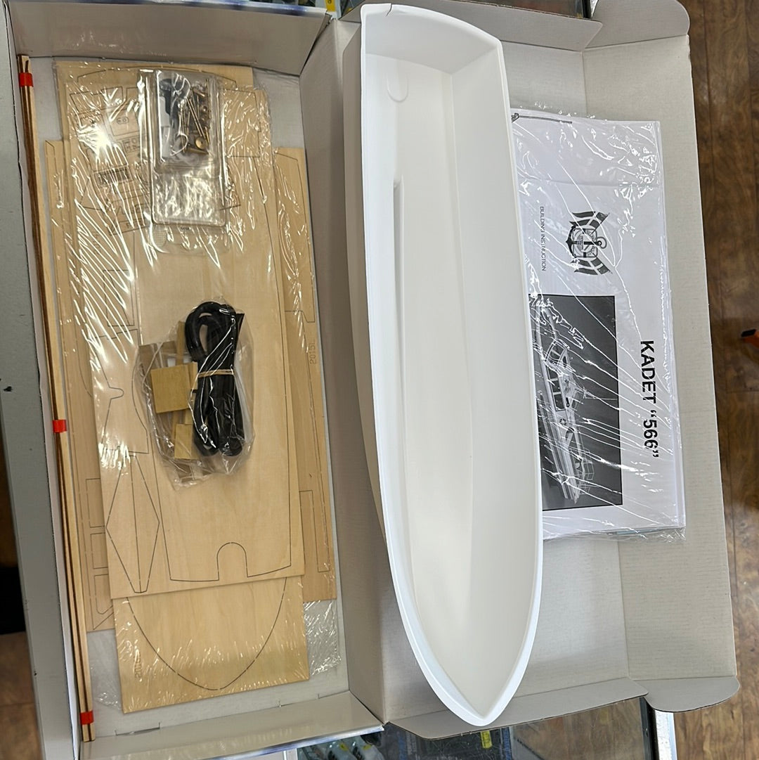 Billings BB566 1:30 Kadet - Plastic hull Kit 428365