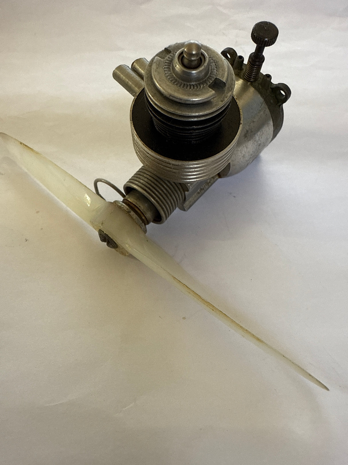 Cox Baby Bee 049 Engine with Silencer - SECOND HAND (Box 63)