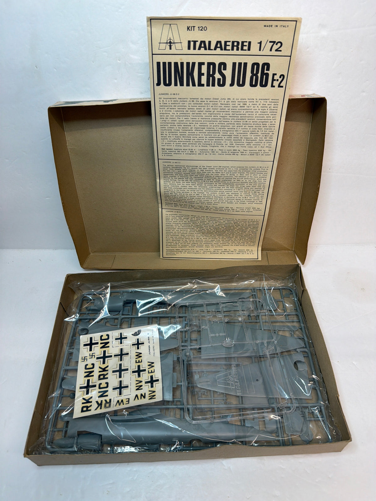 Italaerei Junkers Ju 86 E1/E2 German Bomber 1/72 Plastic model Kit Vintage