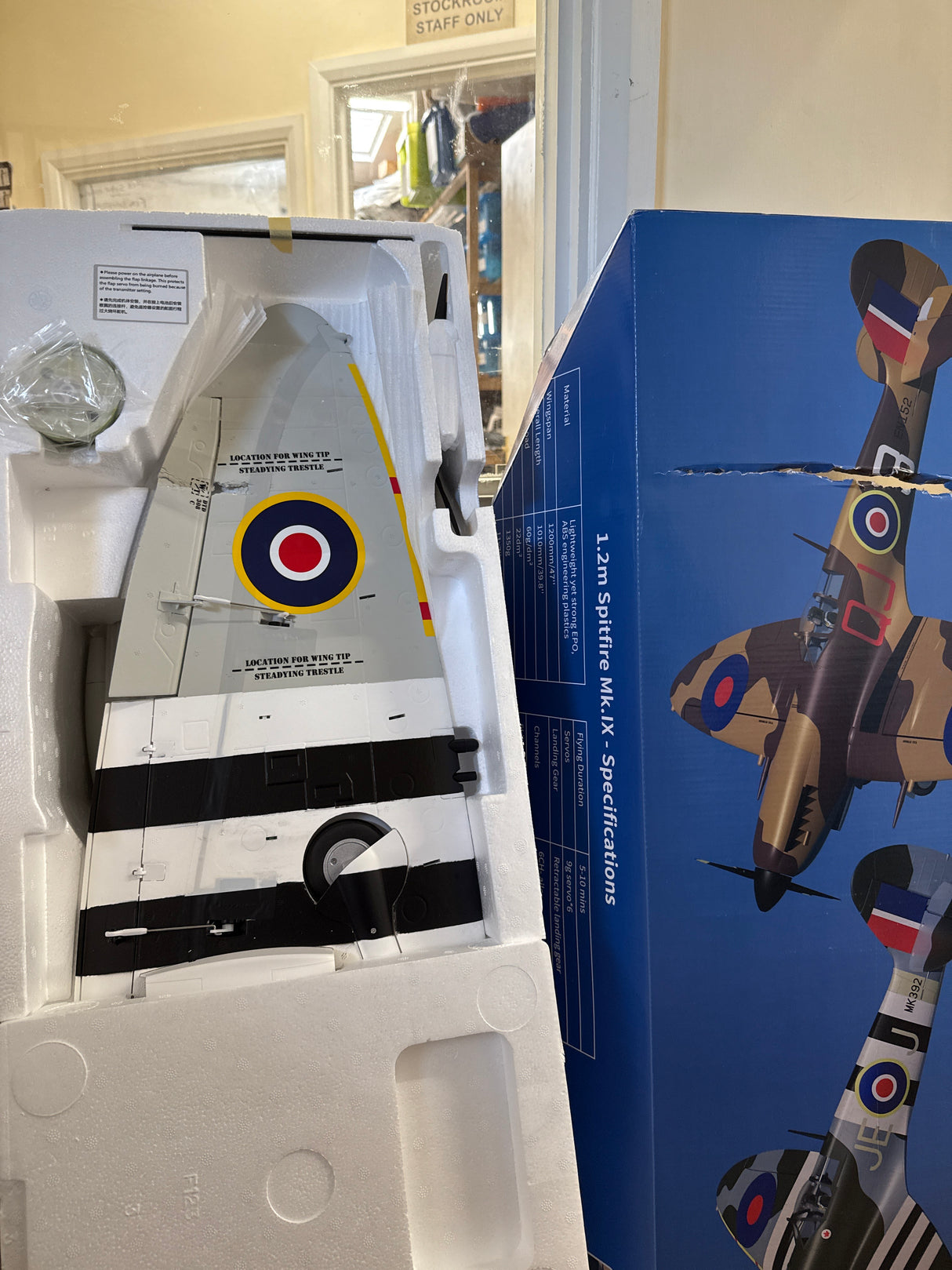 XFLY SUPERMARINE SPITFIRE MKIX GREEN 1200MM WITHOUT TX/RX/BATT - Damage to WING & Outer Box