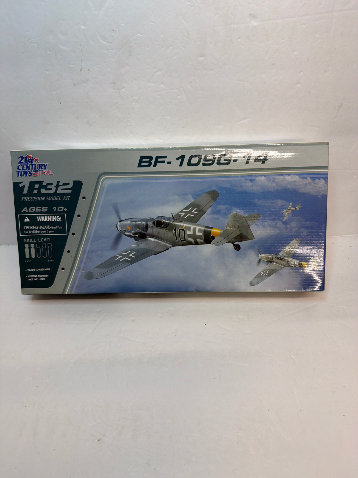 21st Century Toys 22106 Messerschmitt Bf 109G-14 — 1:32 Plastic model aircraft kit