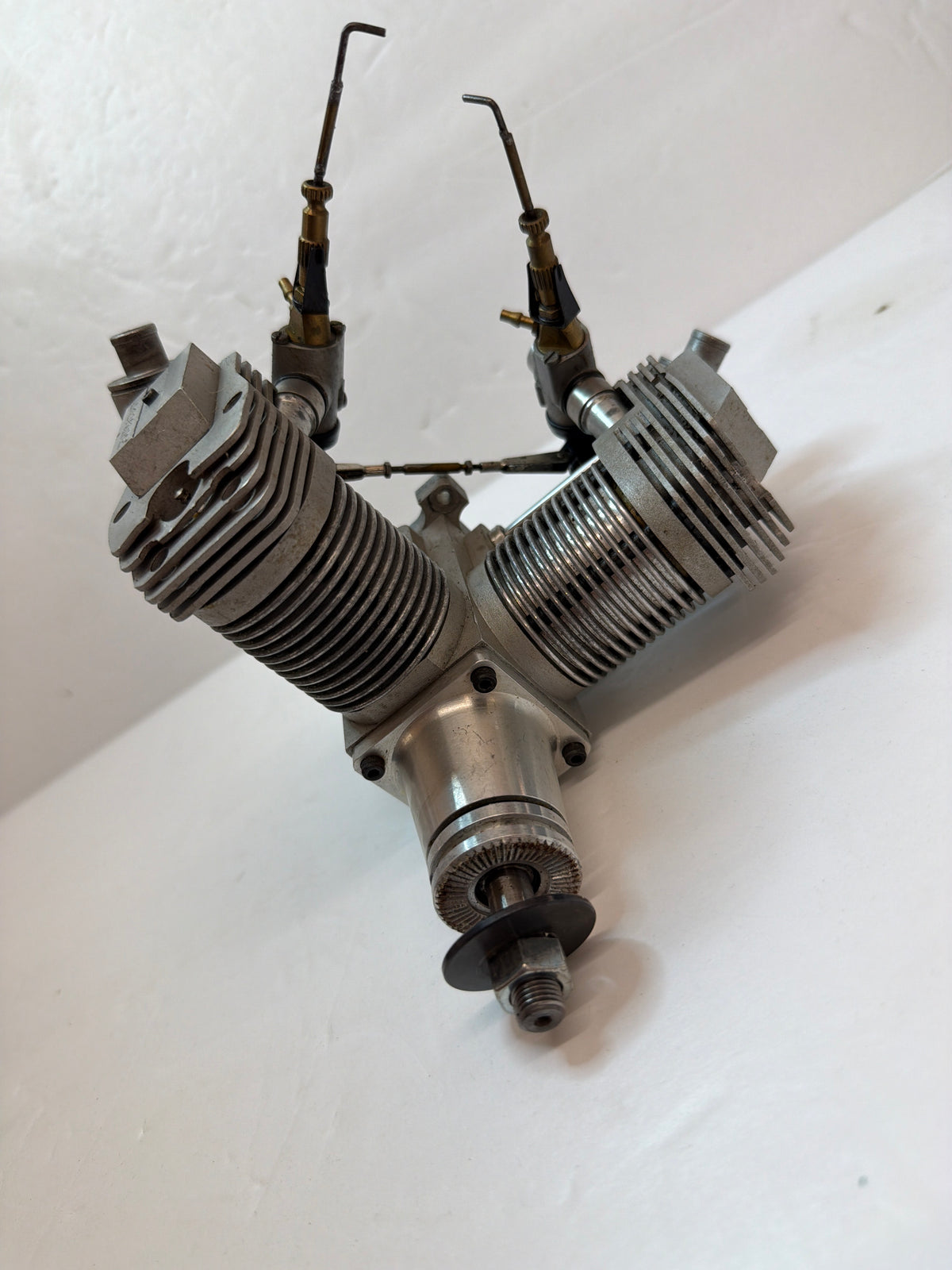 Second Hand engine Glow 4-stroke Laser 200 v Twin
