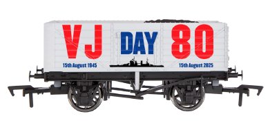 4F-071-186 7 Plank VJ Day Navy 80th Anniversary