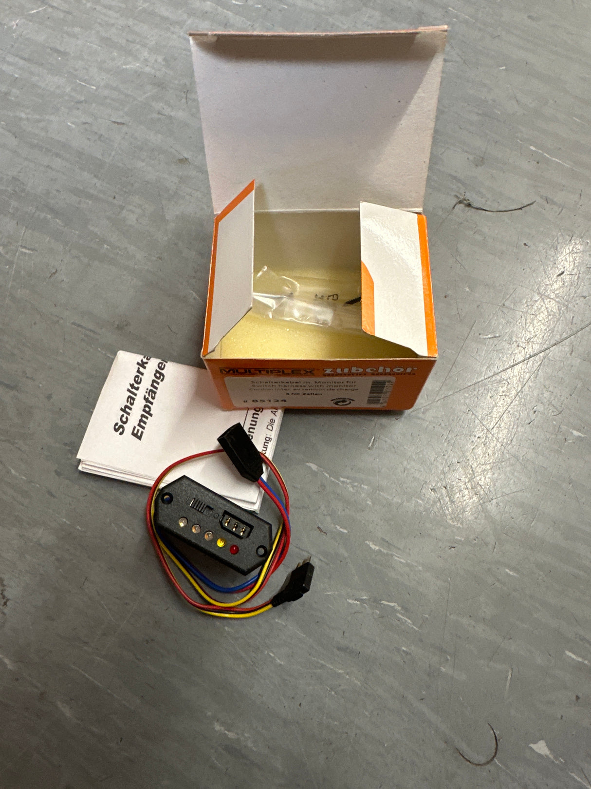 Multiplex Switch Harness with Monitor MPX85124  (BOX 79)