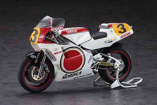 Hasegawa 1:12 Yamaha YZR500 (0WA8) - Team Lucky Strike Roberts 1989 Kit 21710