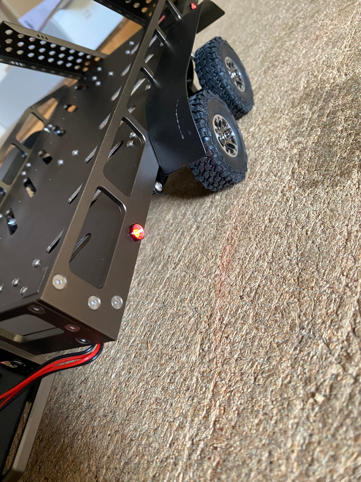 Pre-Built FASTRAX SCALE DUAL AXLE TRUCK CAR TRAILER w/RAMPS & LEDs - NEW