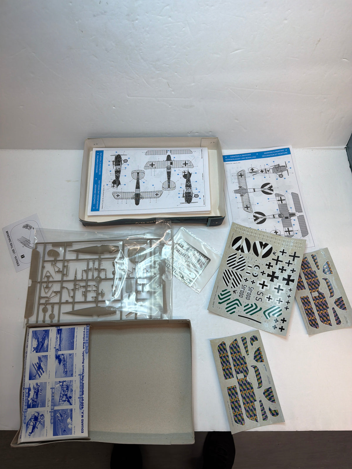 Eduard Hobby Plastic Model Kit Albatros D.V PROFIPACK — 1:72