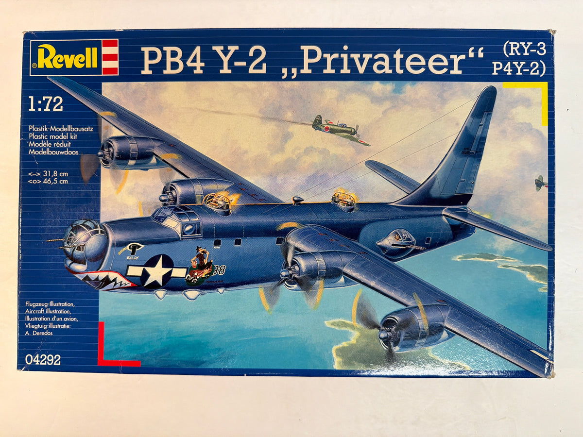 Revell Plastic aircraft kit PB4 Y-2 Privateer (RY-3 P4Y-2) 1:72 04292 Opened but complete