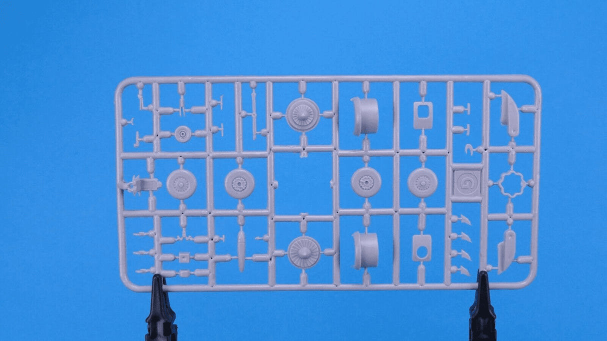 Amodel 1:72 EMB-145I Netra Kit SVM72077