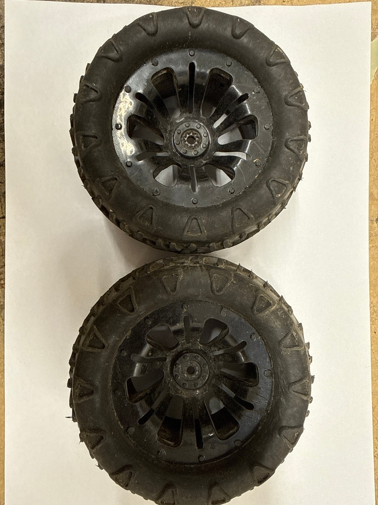 FTX CARNAGE MOUNTED WHEEL/TYRE COMPLETE PAIR - BLACK - SECOND HAND