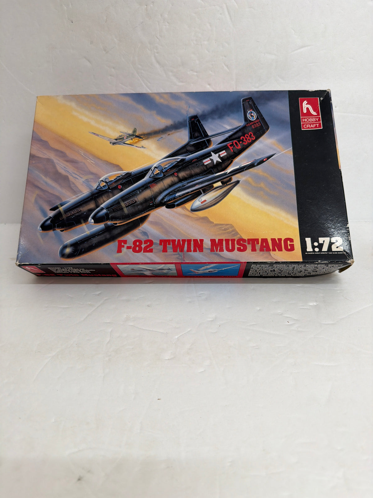 Hobby Craft Plastic Model Kit North American F-82 Twin Mustang — 1:72