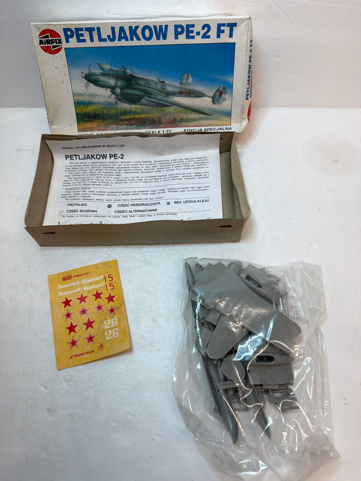 Airfix Petlyakov Pe-2 FT 1/72 A03034 Plastic Model Kit Vintage