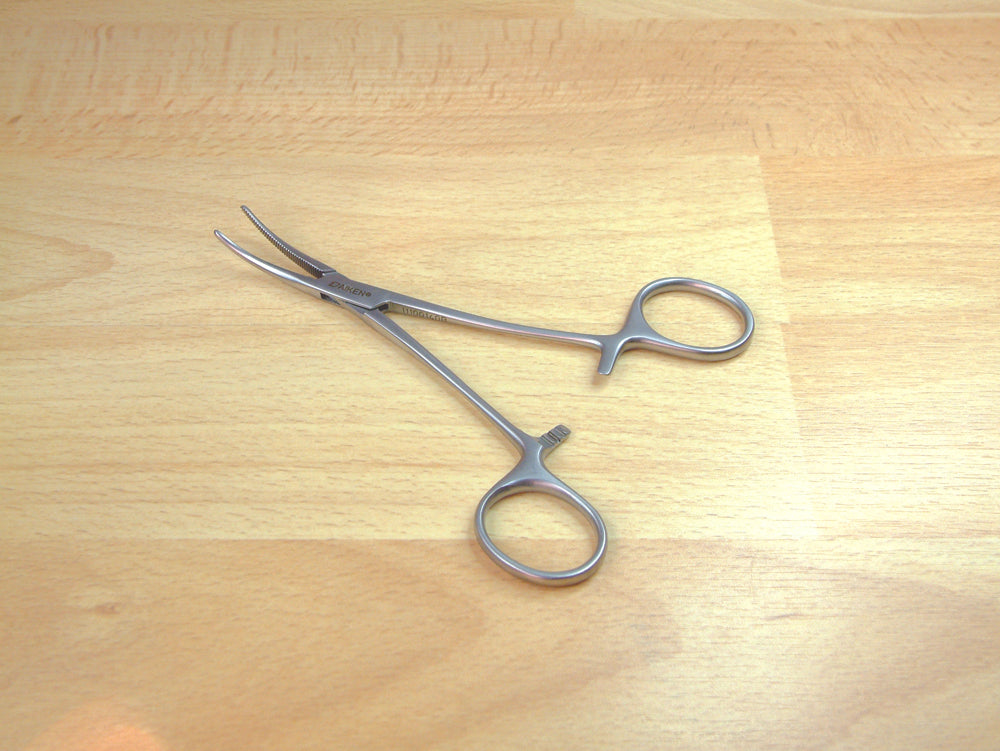 79095 140mm Curved Forceps