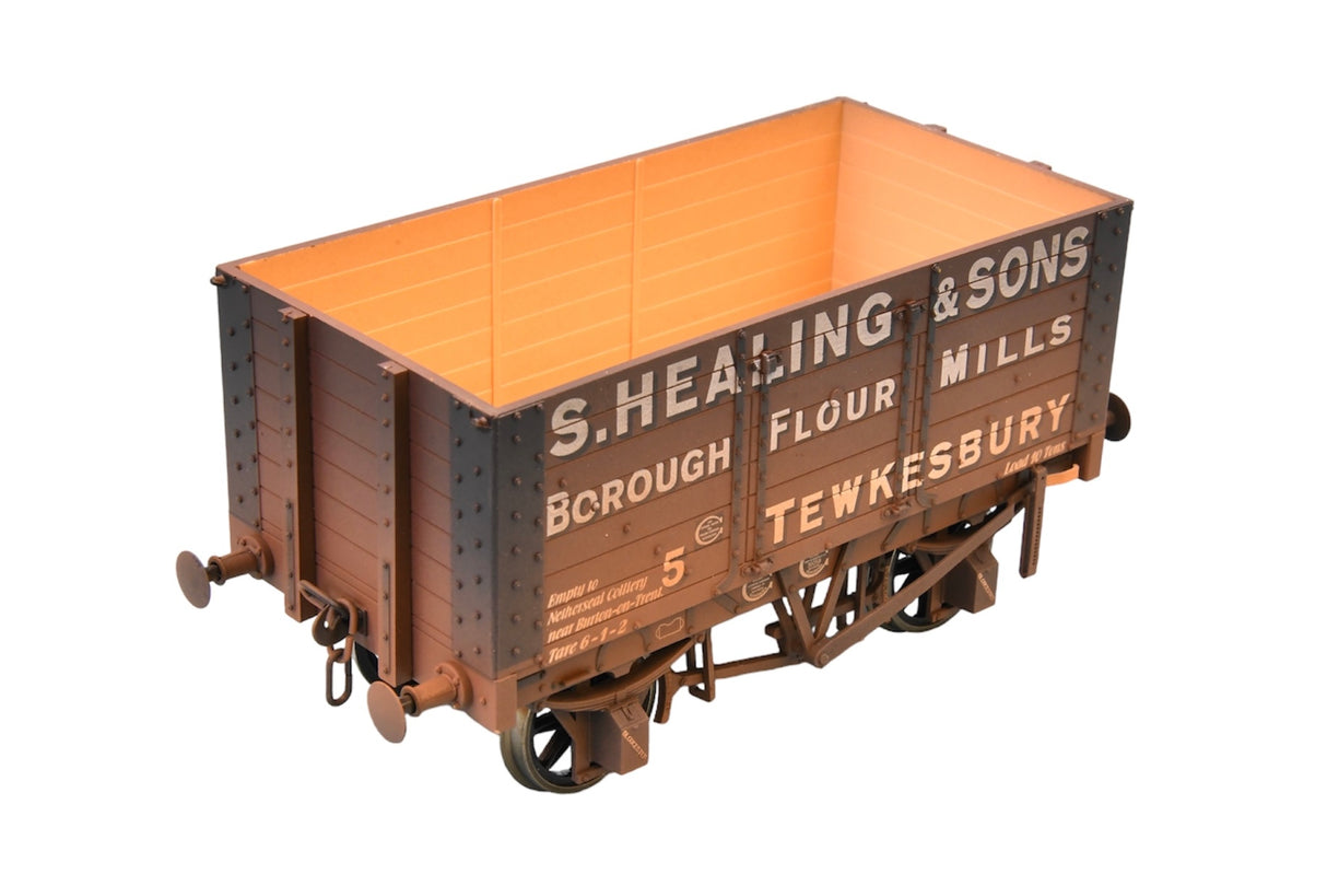 7 Plank 9 W/B 2 Door S Healing No 5 weathered