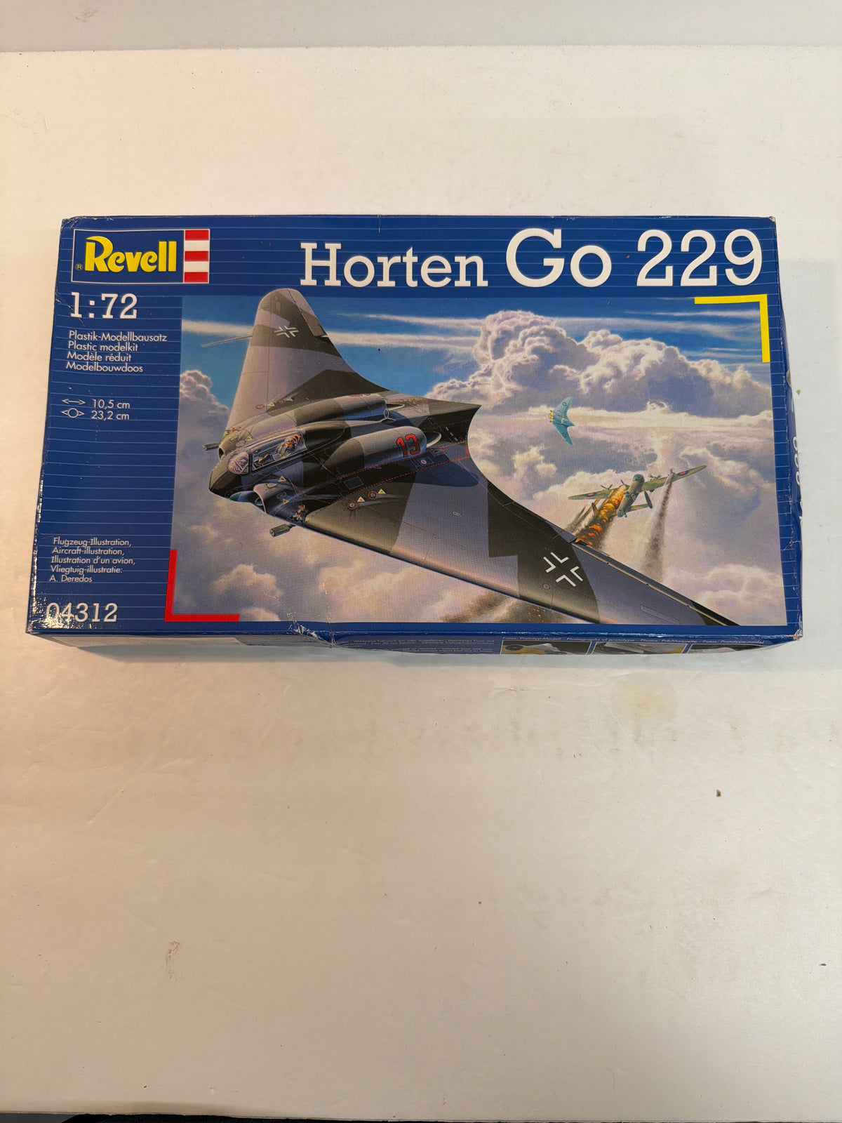 Revell Plastic aircraft kit Horton Go 229 1:72 04312 Opened but complete