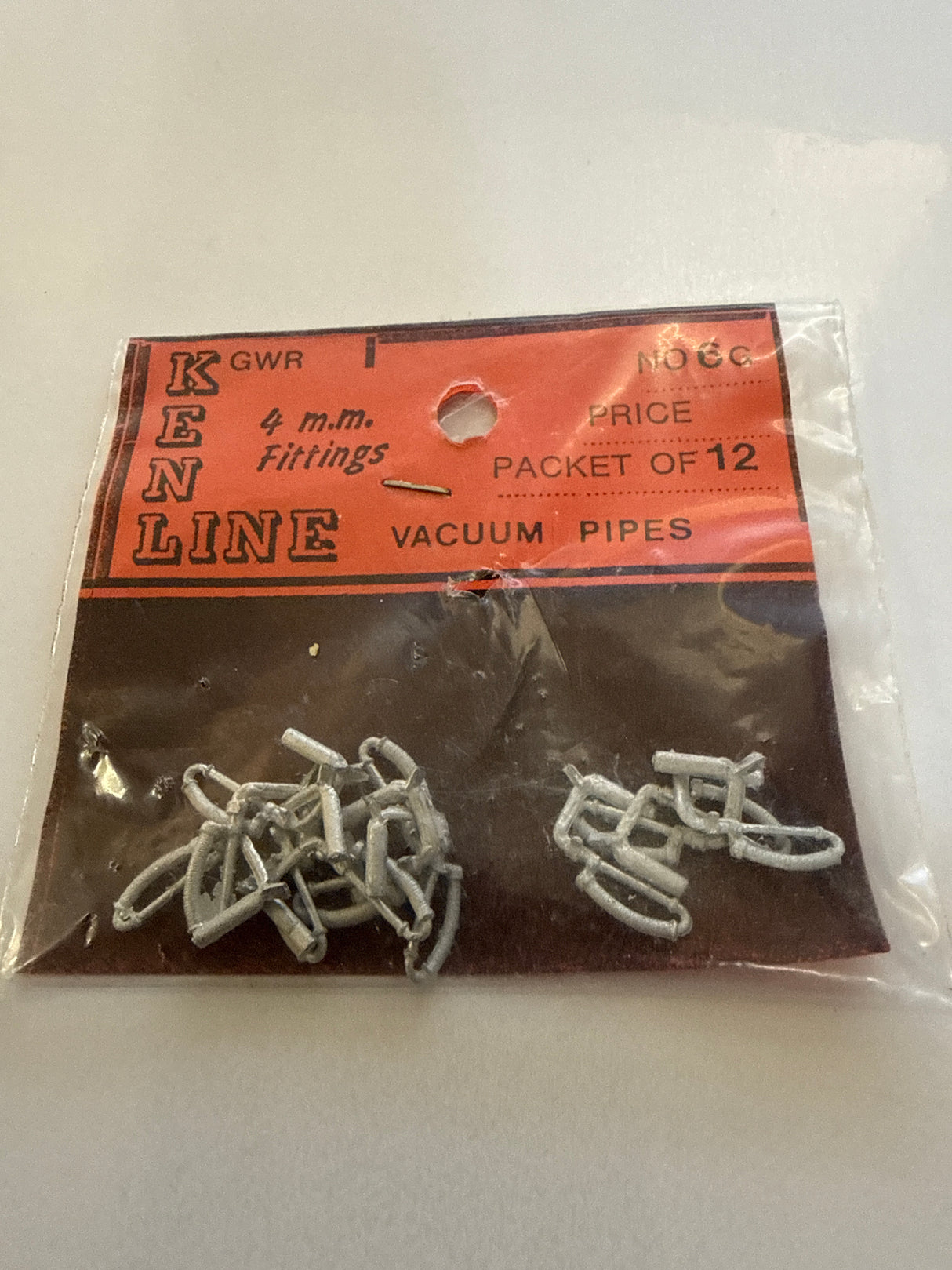 Ken Line GWR Vacuum Pipes 4mm - Pack of 12