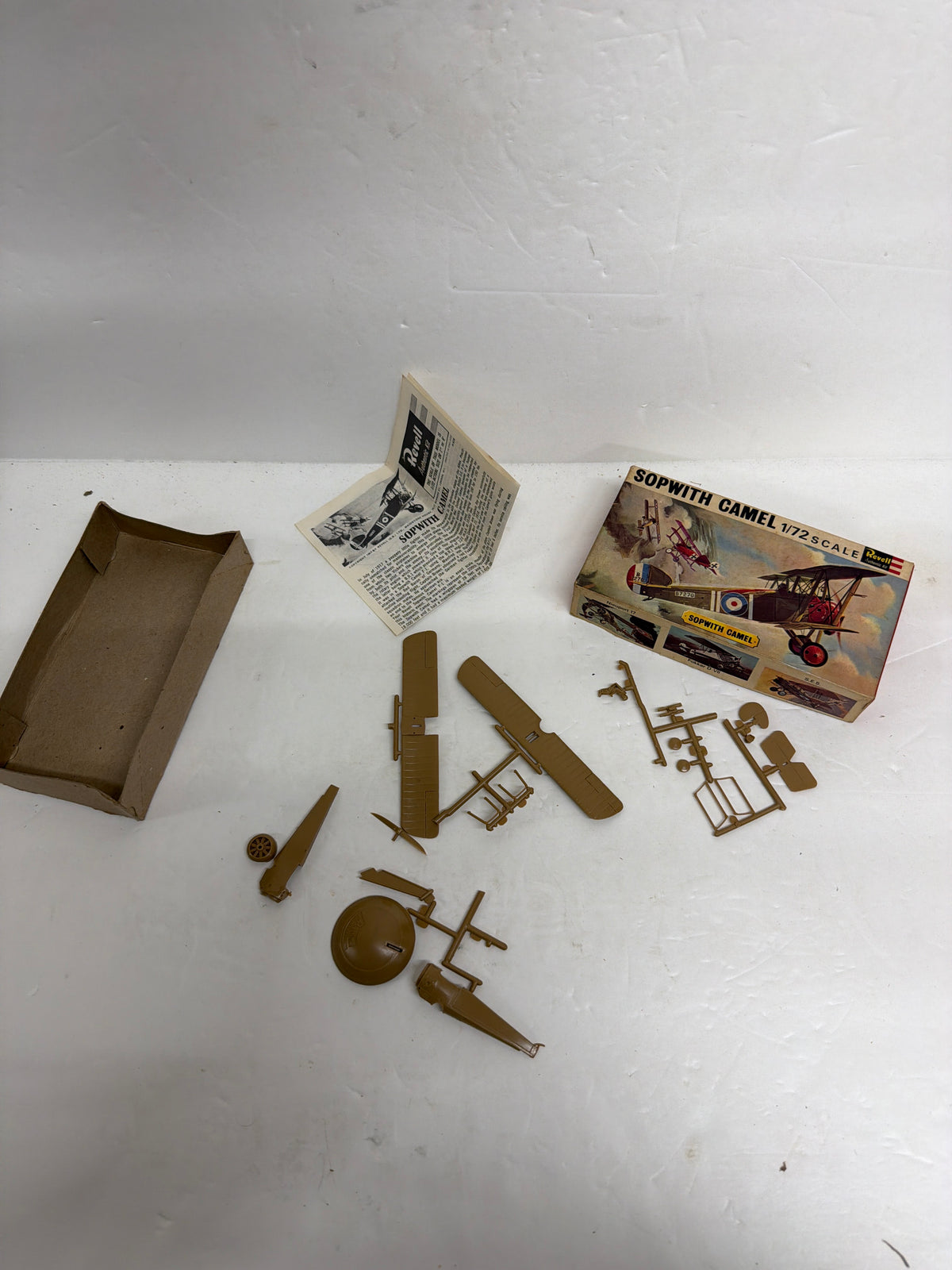 Revell Sopwith Camel F.1 1/72 Plastic model Kit Vintage