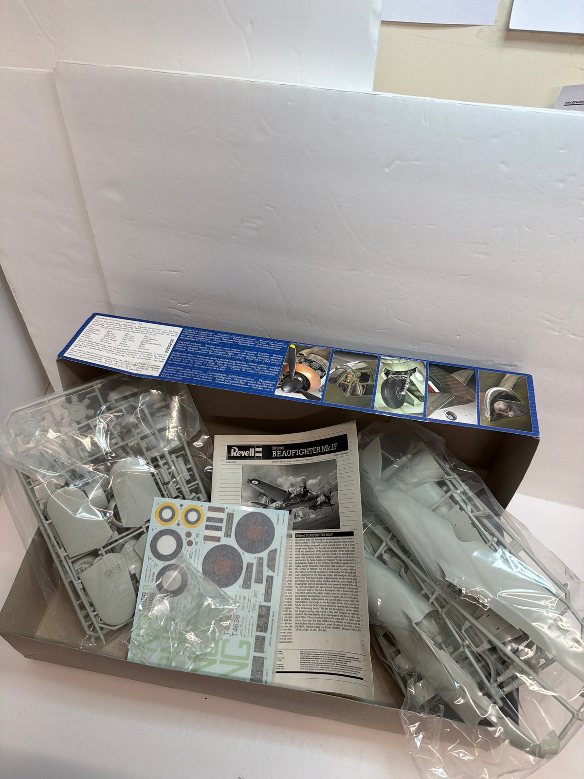 Revell Plastic aircraft kit Bristol Beaufighter Mk.1F 1:32 04889 Opened but complete