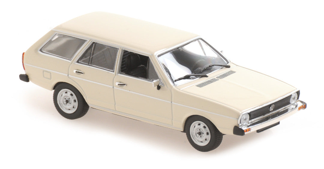 Maxichamps Die Cast Collectables - 1:43 1975 Volkswagen Passat Variant - White