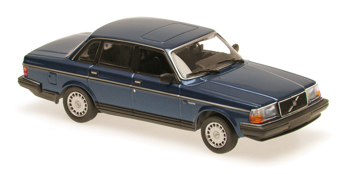 Maxichamps Die Cast Collectables - 1:43 1986 Volvo 240 GL - Dark Blue