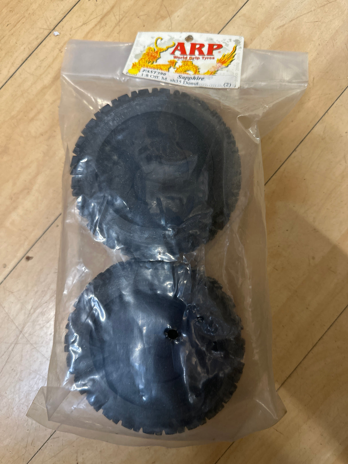 ARP 1/8th Off-Road Sapphire Tyres FAST390 (Box 106)