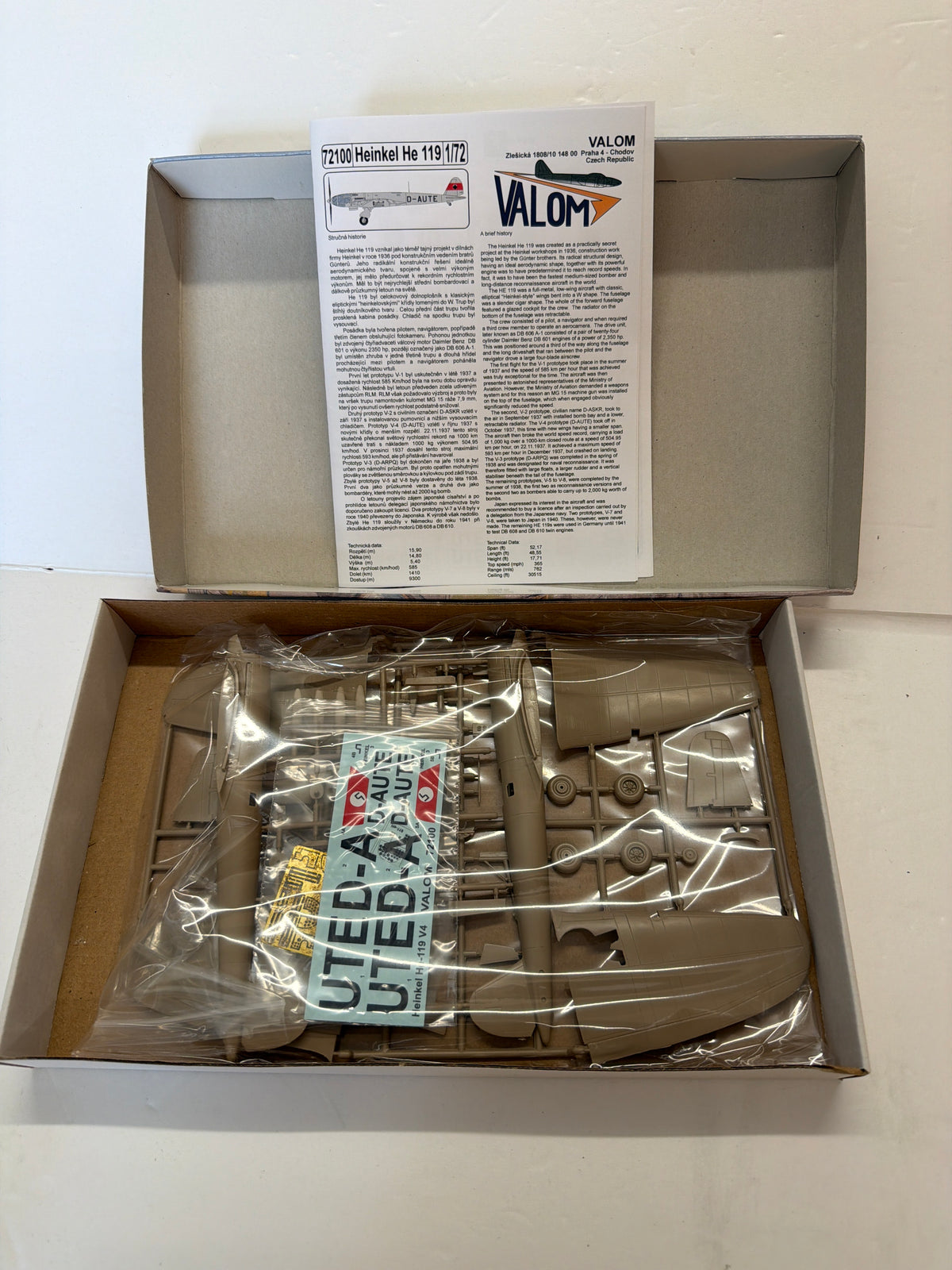Valom Heinkel HE 119 V4 1/72 Plastic Model Kit