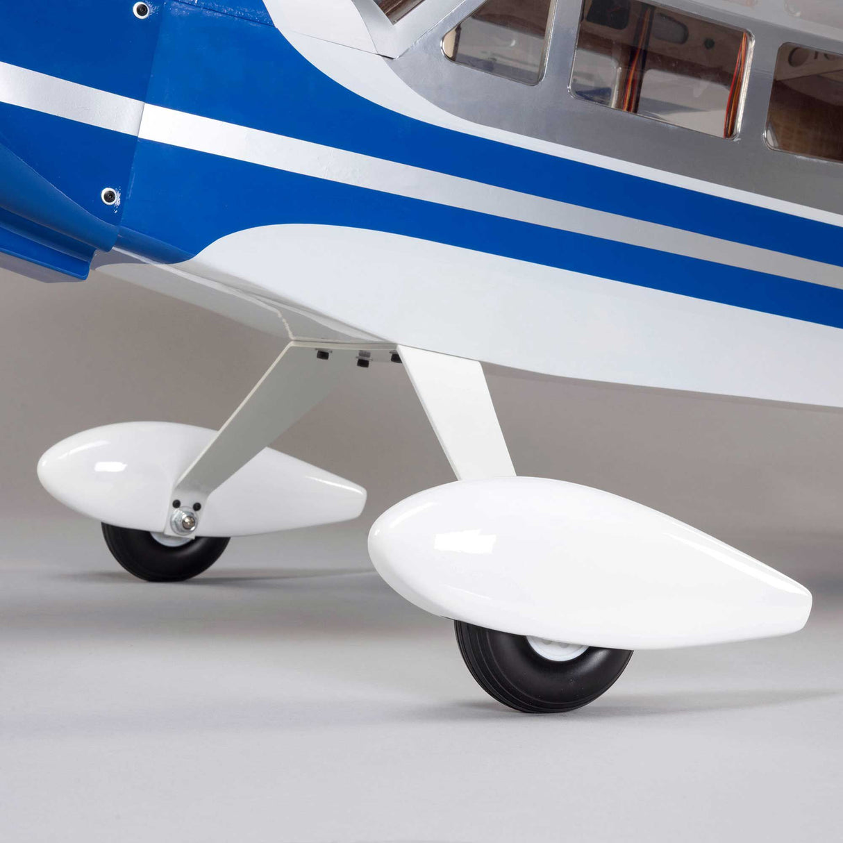 Hangar 9 Valiant 20cc ARF
