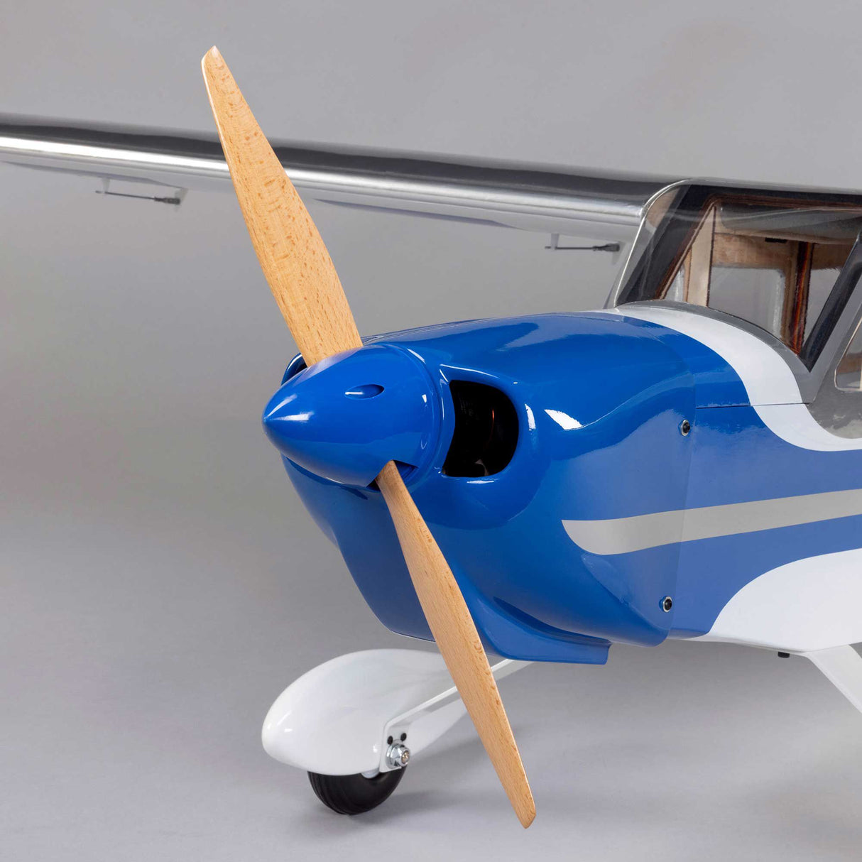 Hangar 9 Valiant 20cc ARF