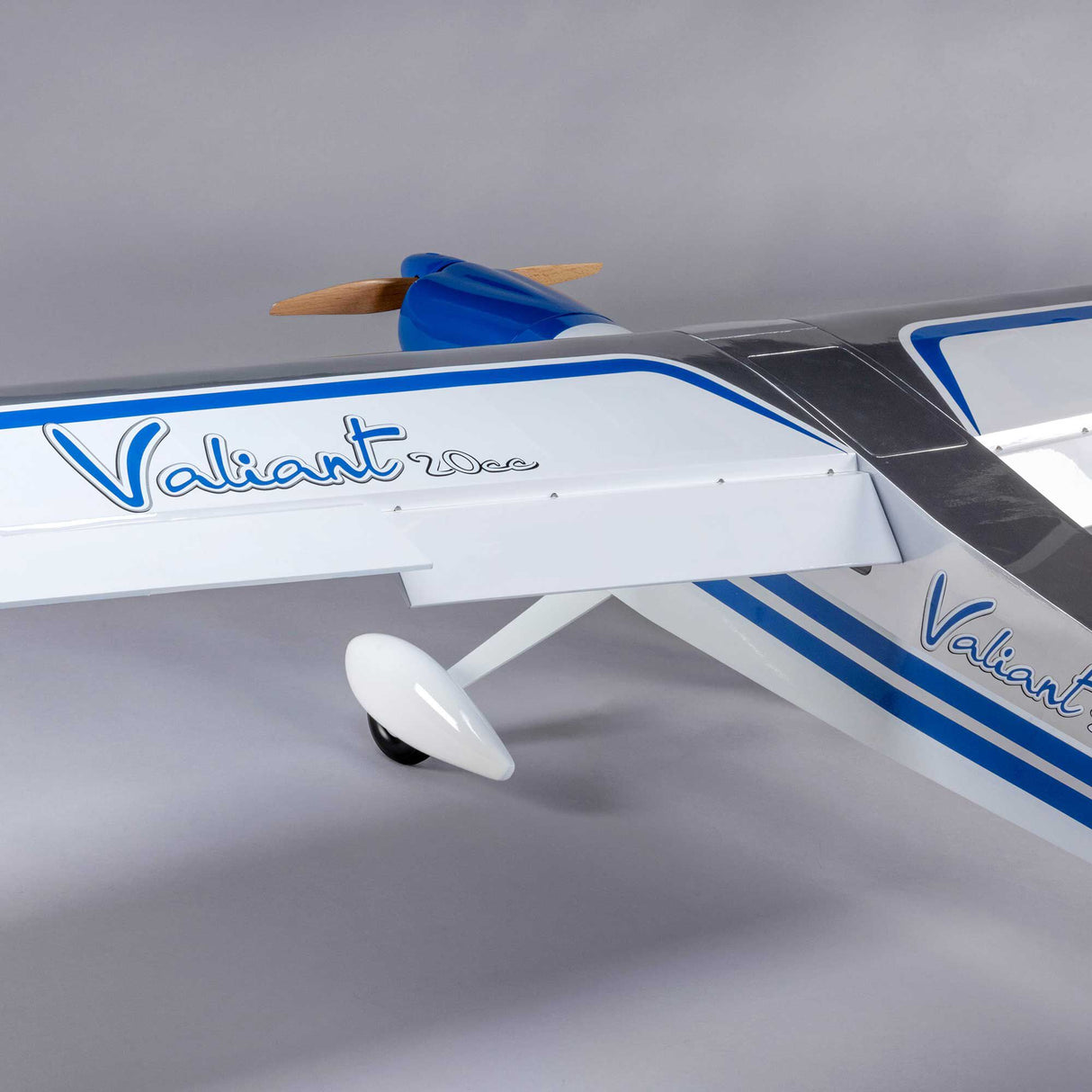 Hangar 9 Valiant 20cc EP PNP