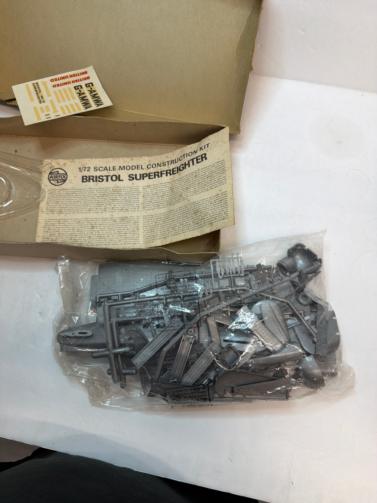 Airfix Bristol Superfreighter Mk.32 1/72 1420 / 582 / 05002-1 Plastic Model Kit Vintage